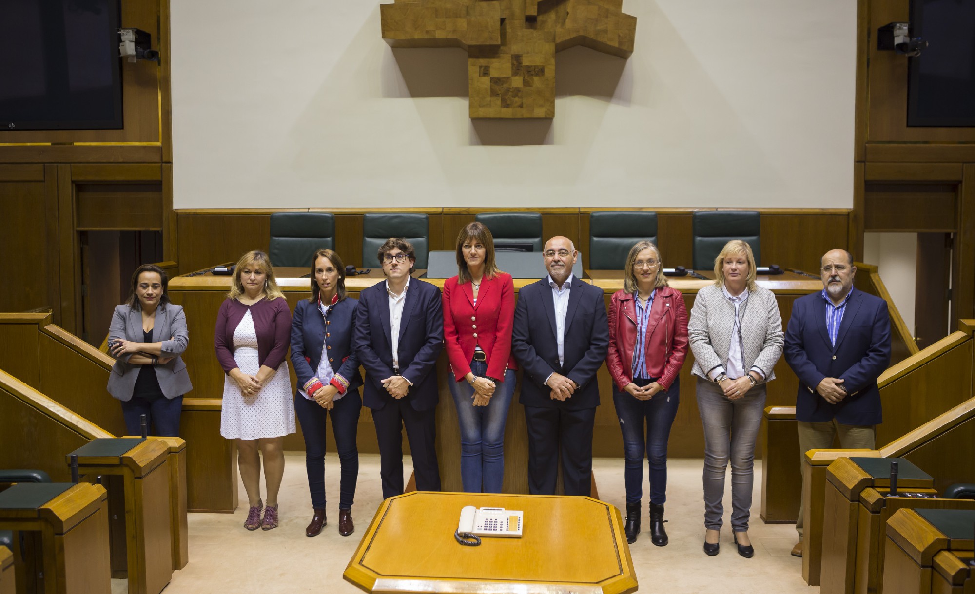 Los parlamentarios socialistas recogen sus acreditaciones en el Parlamento Vasco