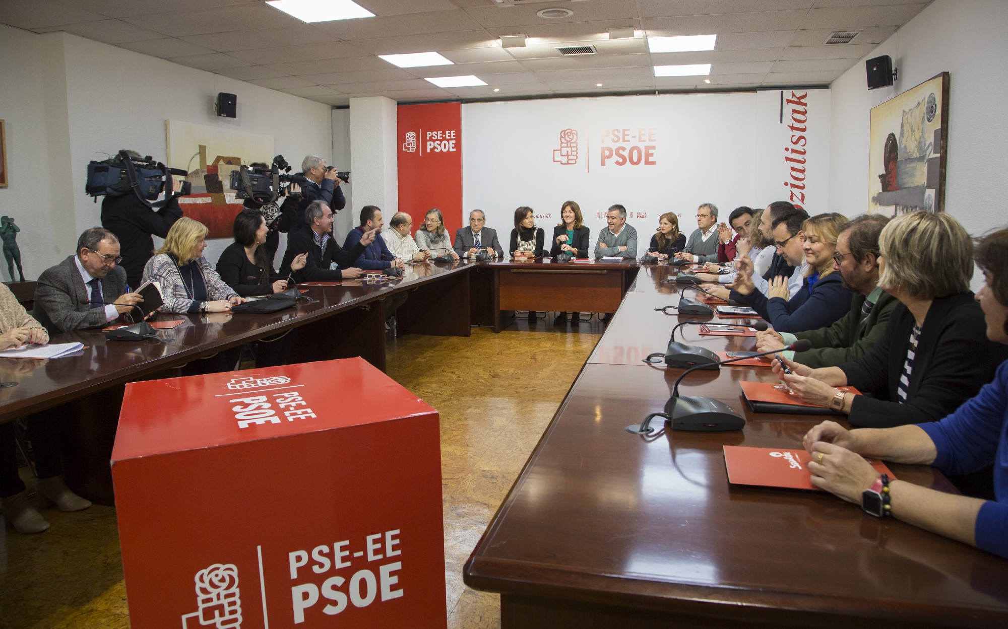 La Comisión Ejecutiva del PSE-EE se reúne con los consejeros Arriola, San José y Retortillo |Foto: Socialistas Vascos