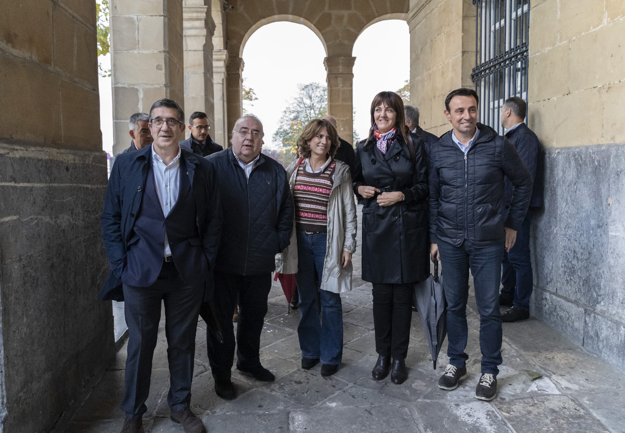 Dolores Delgado con Patxi López y Mikel Torres en Portugalete | Foto: Socialistas Vascos