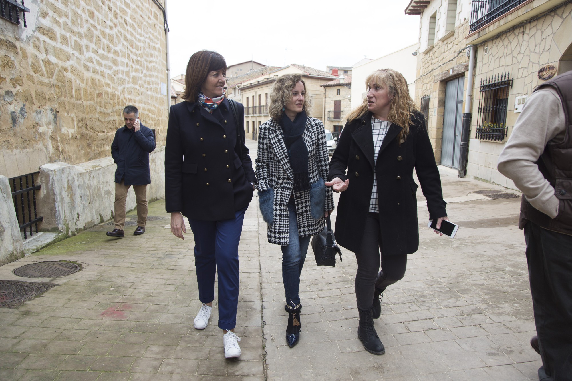 Idoia Mendia, Cristina González y Blanca Casado en Baños de Ebro Foto | Socialistas Vascos