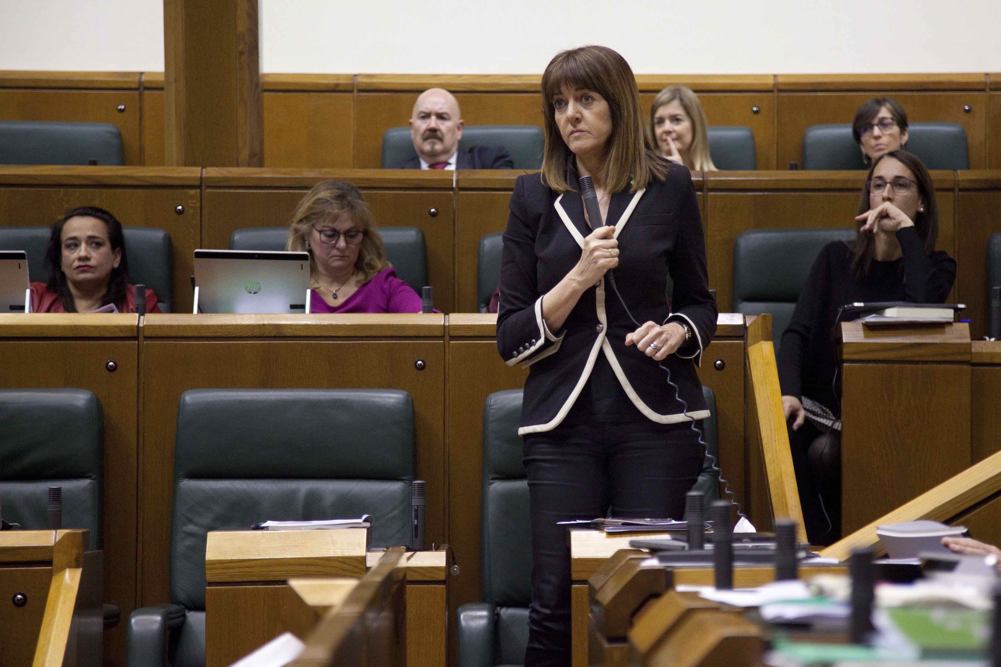 La Secretaria General del PSE-EE, Idoia Mendia, en el Parlamento Vasco | Foto: Parlamento Vasco.