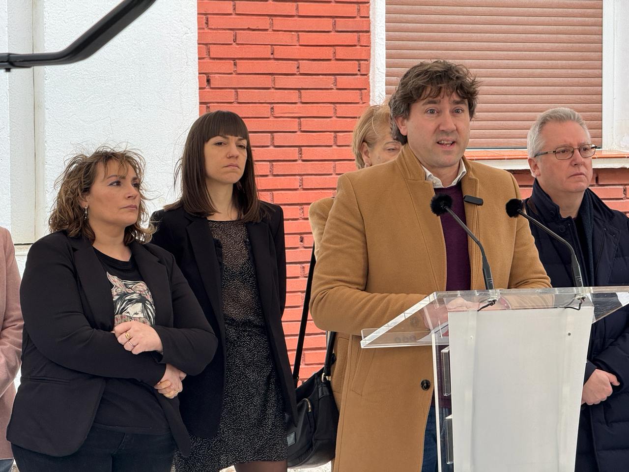 El Secretario General del PSE-EE, Eneko Andueza, durante el acto de homenaje a Isaías Carrasco celebrado en Mondragón | Foto: Socialistas Vascos