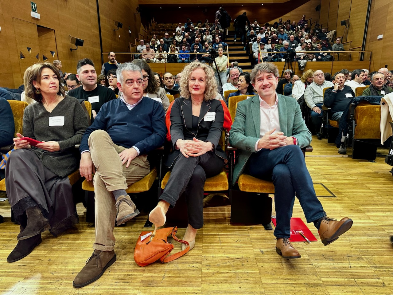 El Secretario General del PSE-EE, Eneko Andueza, en el Comit&eacute; Nacional del PSE-EE junto a la presidenta del partido, Cristina Gonz&aacute;lez, el Secretario de Organizaci&oacute;n, Miguel &Aacute;ngel Morales, y la Secretaria de Pol&iacute;tica Institucional, Bego&ntilde;a Gil  Foto: Socialistas Vascos