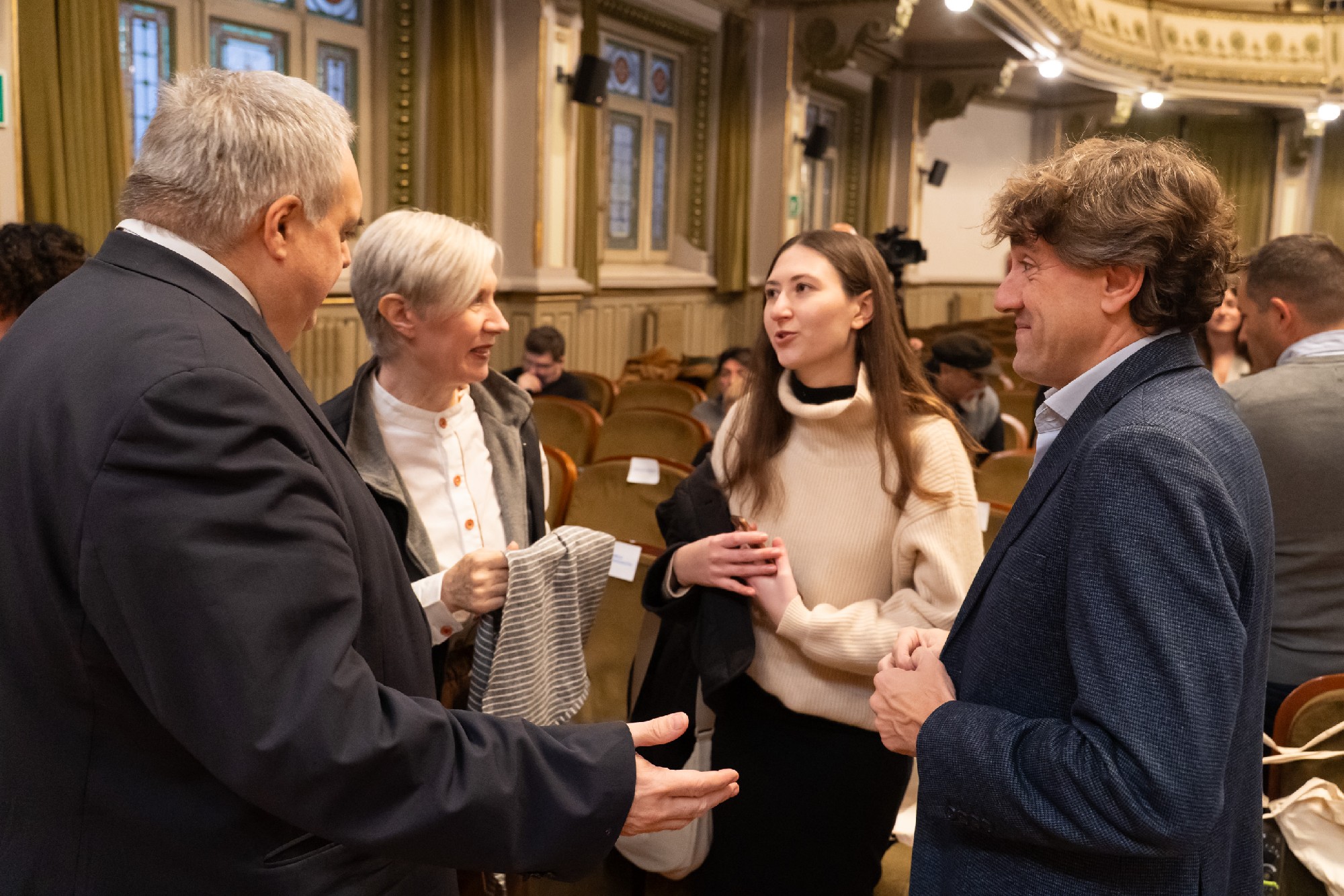 El Secretario General del PSE-EE, Eneko Andueza, junto a familiares de Julián Zugazagoitia en el acto de homenaje realizado por el 85 aniversario de su fusilamiento | Foto: Socialistas Vascos