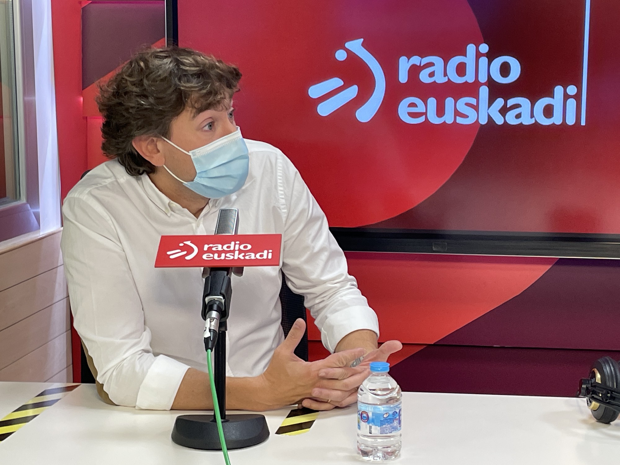 El Secretario General del PSE-EE, Eneko Andueza, en Radio Euskadi | Foto: Socialistas Vascos.