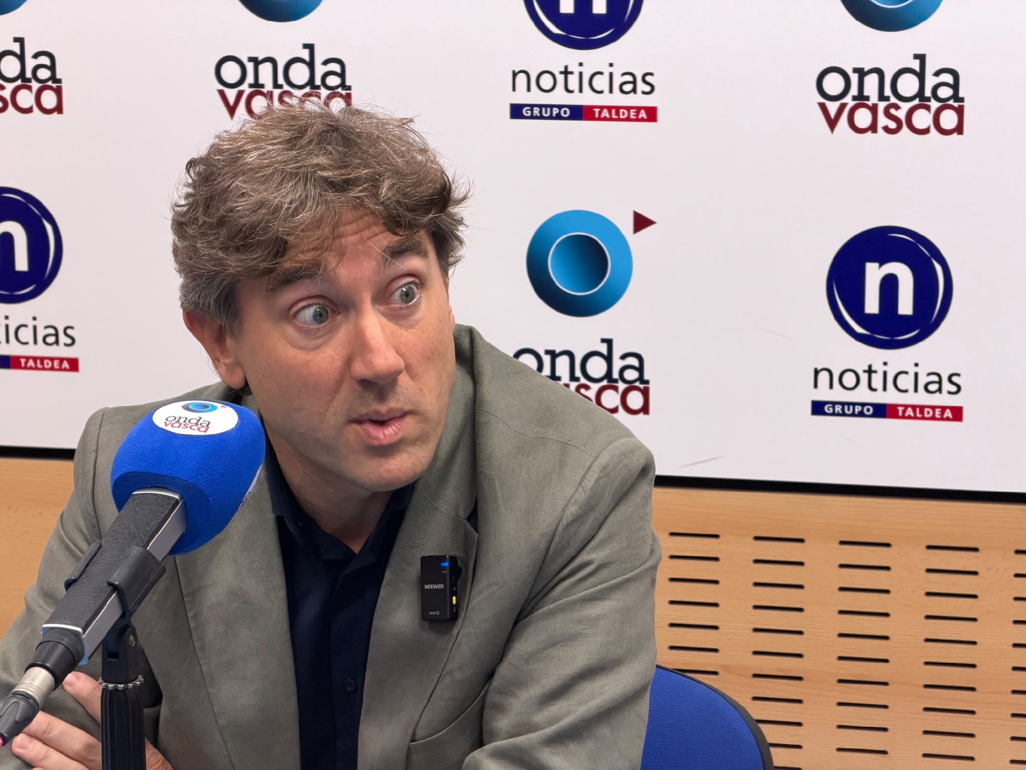 El Secretario General del PSE-EE, Eneko Andueza, durante la entrevista en Onda Vasca | Foto: Socialistas Vascos