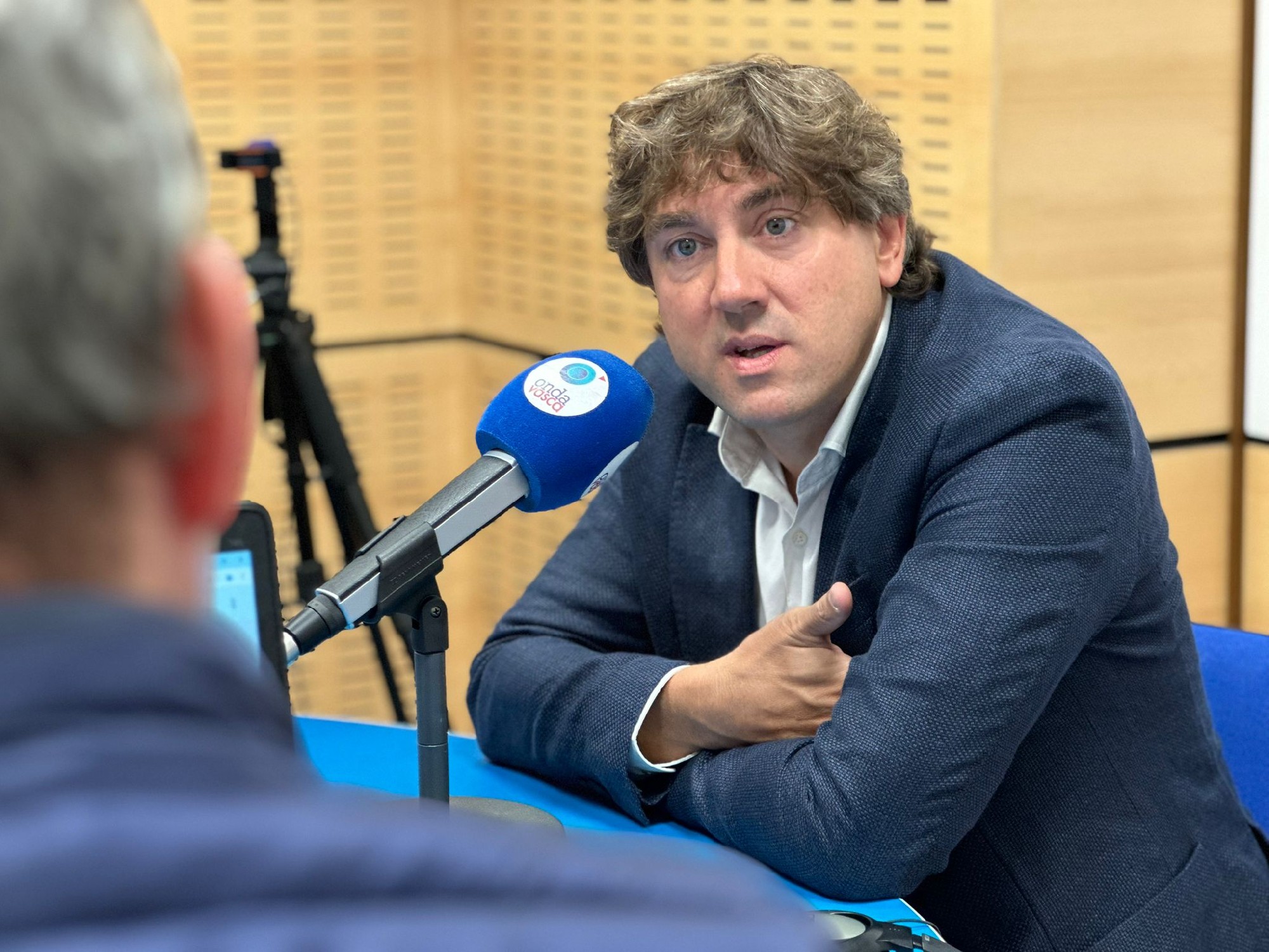 El Secretario General del PSE-EE, Eneko Andueza, durante la entrevista concedida para Onda Vasca | Foto: Socialistas Vascos