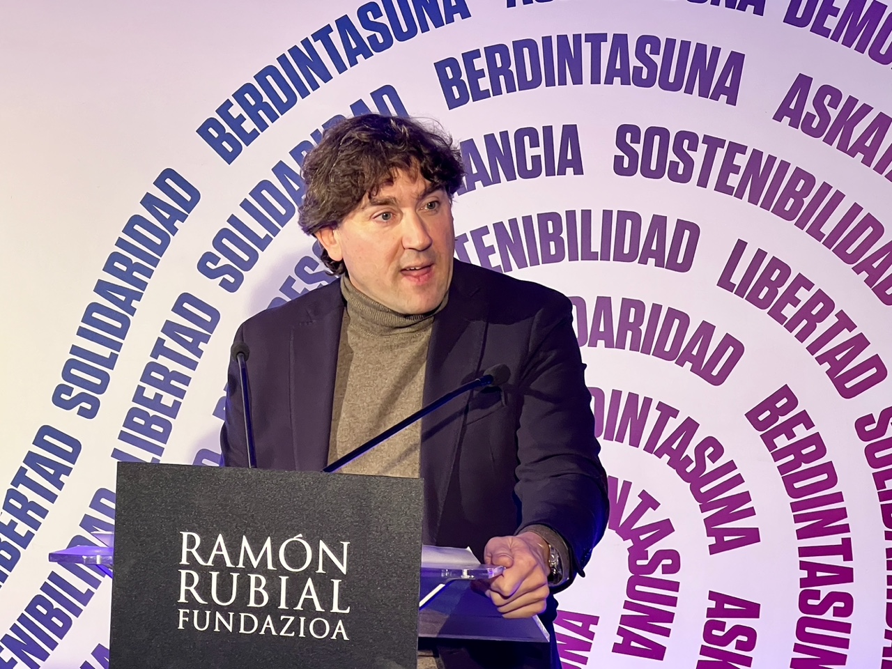 El Secretario General del PSE-EE, Eneko Andueza, durante la intervención realizada en la entrega de la XV edición de los Premios Ramón Rubial | Foto: Socialistas Vascos