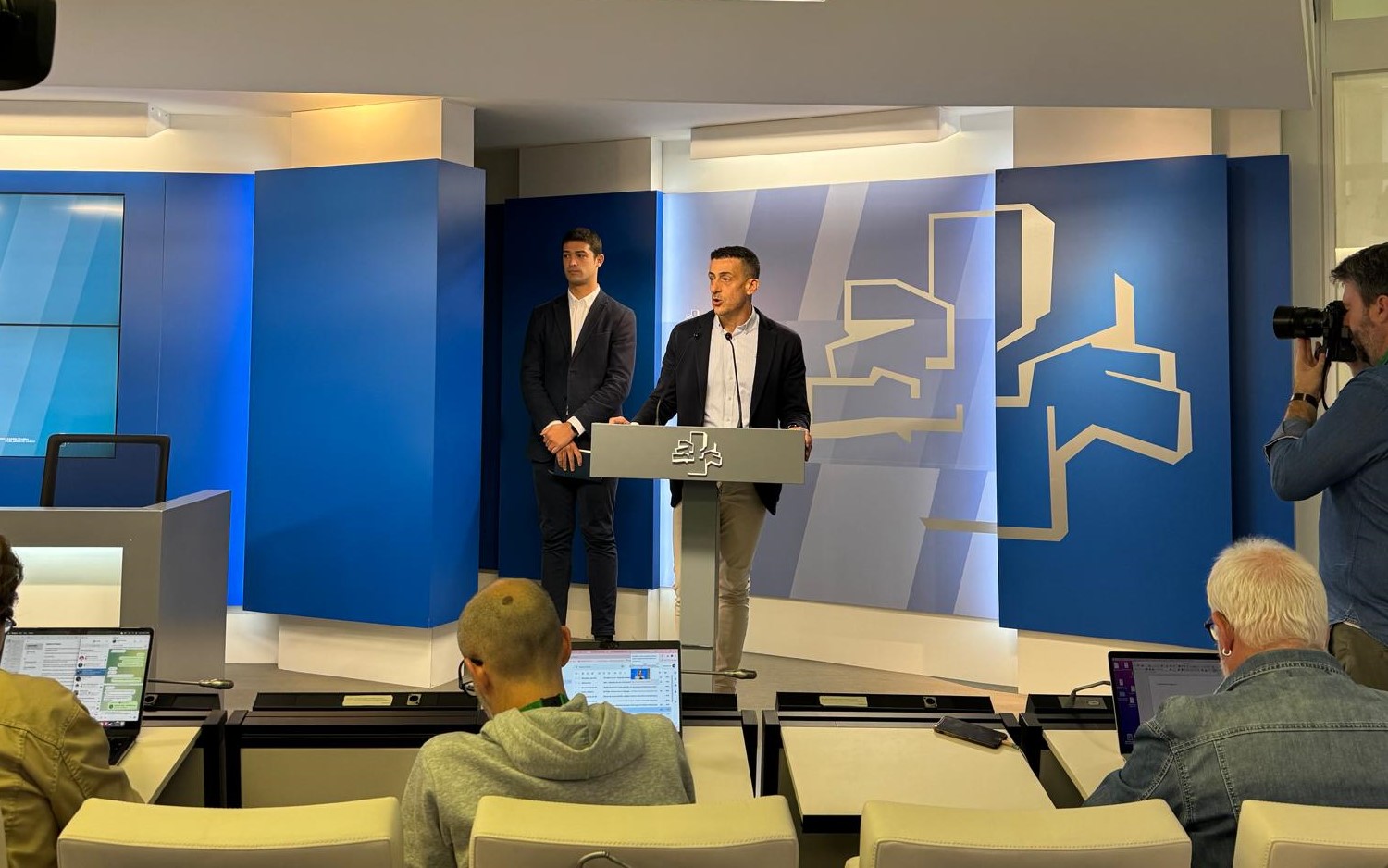 Ekain Rico presenta a los medios la Proposición no de Ley.