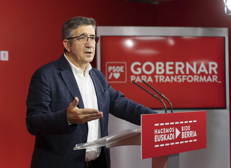 Patxi López durante la rueda de prensa. Fuente: Socialistas Vascos